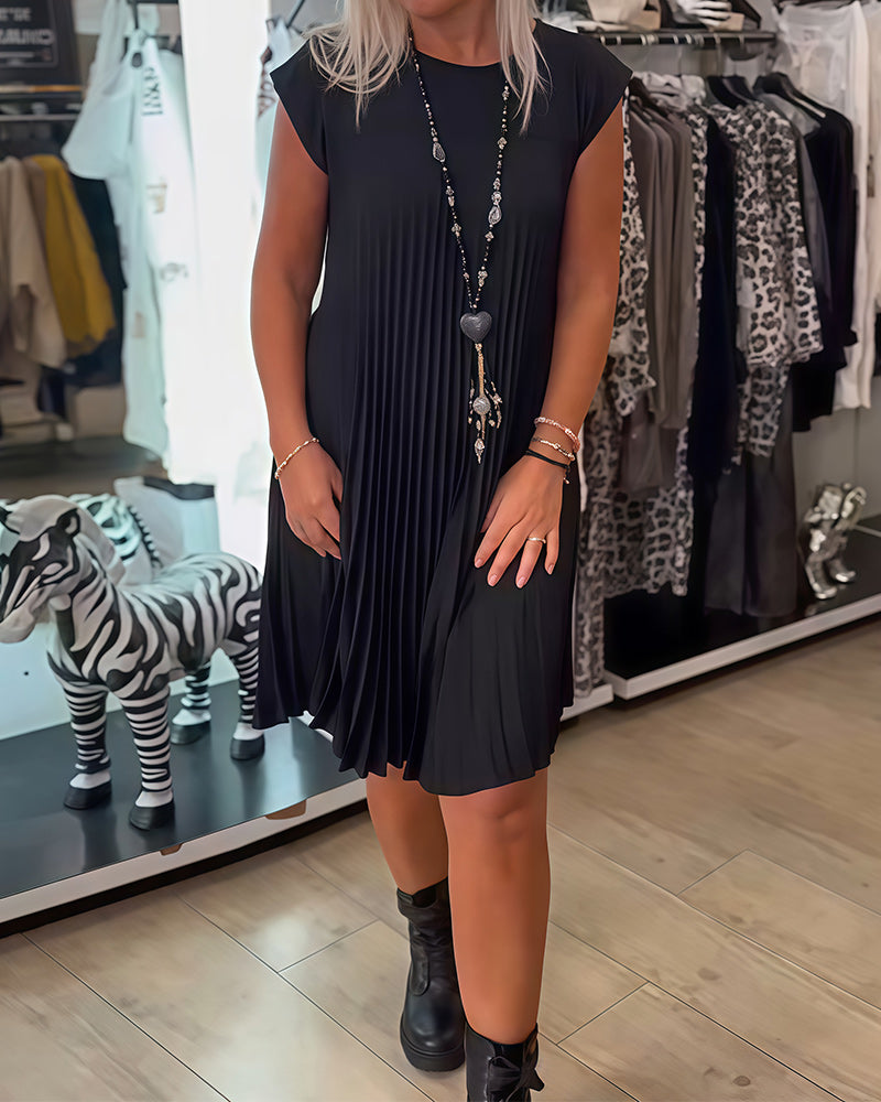 Freizeitkleid mit Rundhalsausschnitt, einfarbig und plissiert