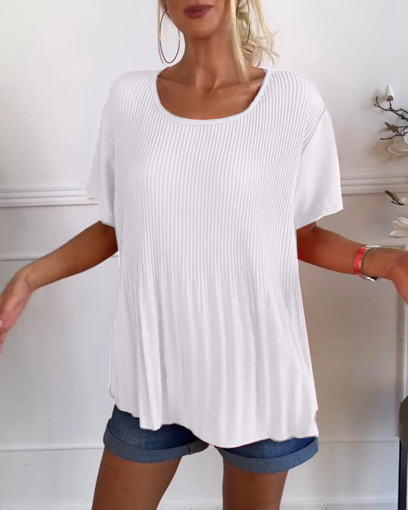 Schlichte, plissierte Bluse mit Rundhalsausschnitt