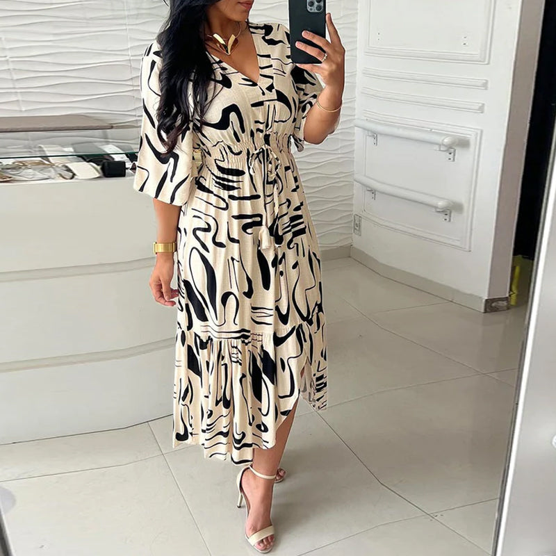 Kleid mit V-Ausschnitt und Tintendruck
