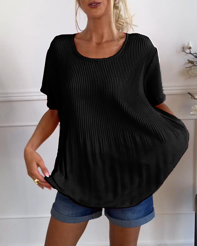 Schlichte, plissierte Bluse mit Rundhalsausschnitt