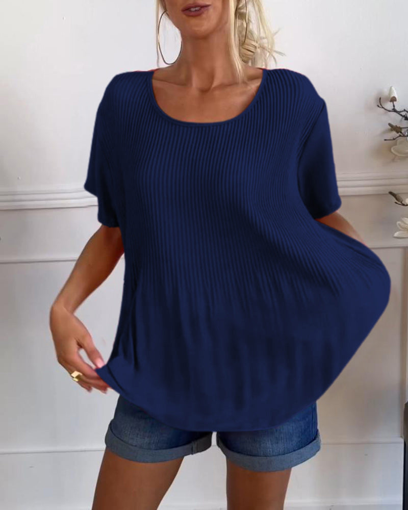 Schlichte, plissierte Bluse mit Rundhalsausschnitt
