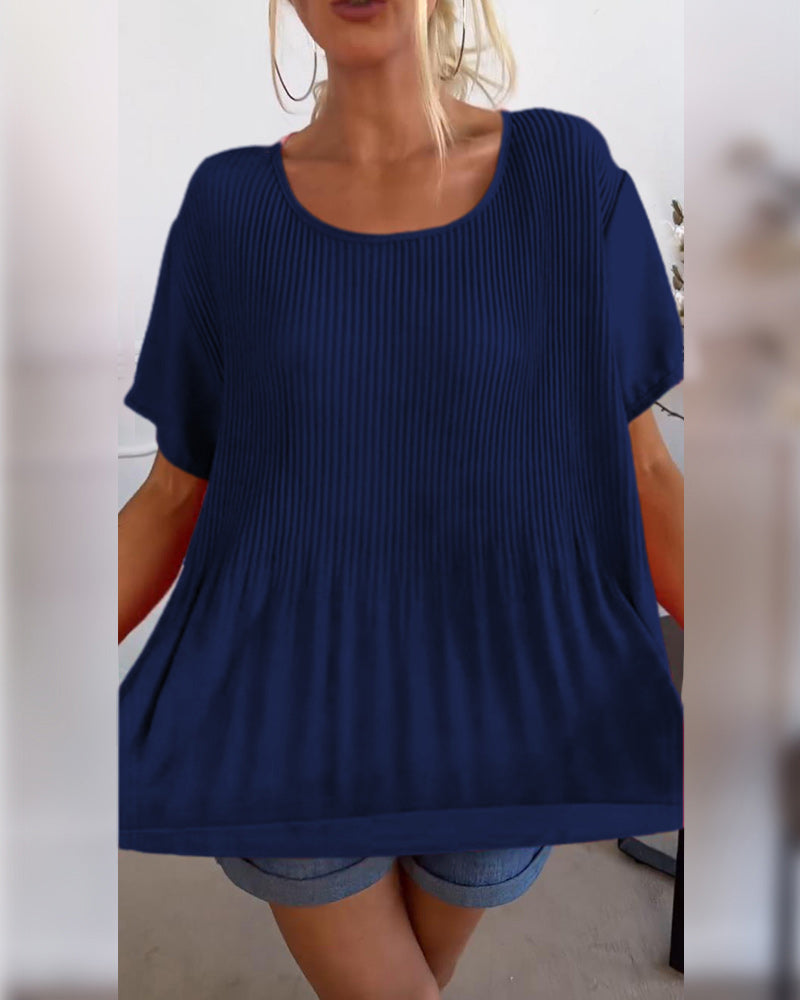 Schlichte, plissierte Bluse mit Rundhalsausschnitt