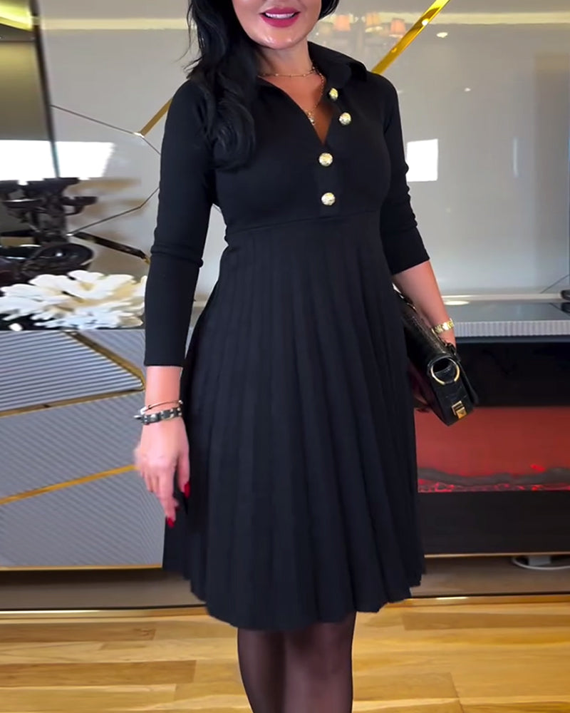 Einfarbiges, schmales Kleid mit Reversknopf