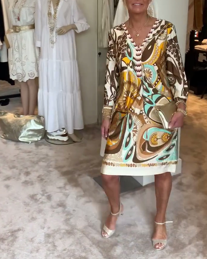 Lässiges Kleid mit V-Ausschnitt und Retro-Print