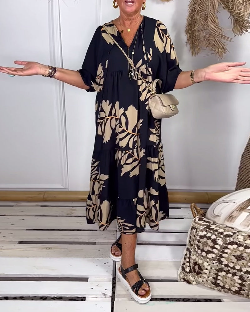 Lässiges Kleid mit kontrastierendem Blätter-Print