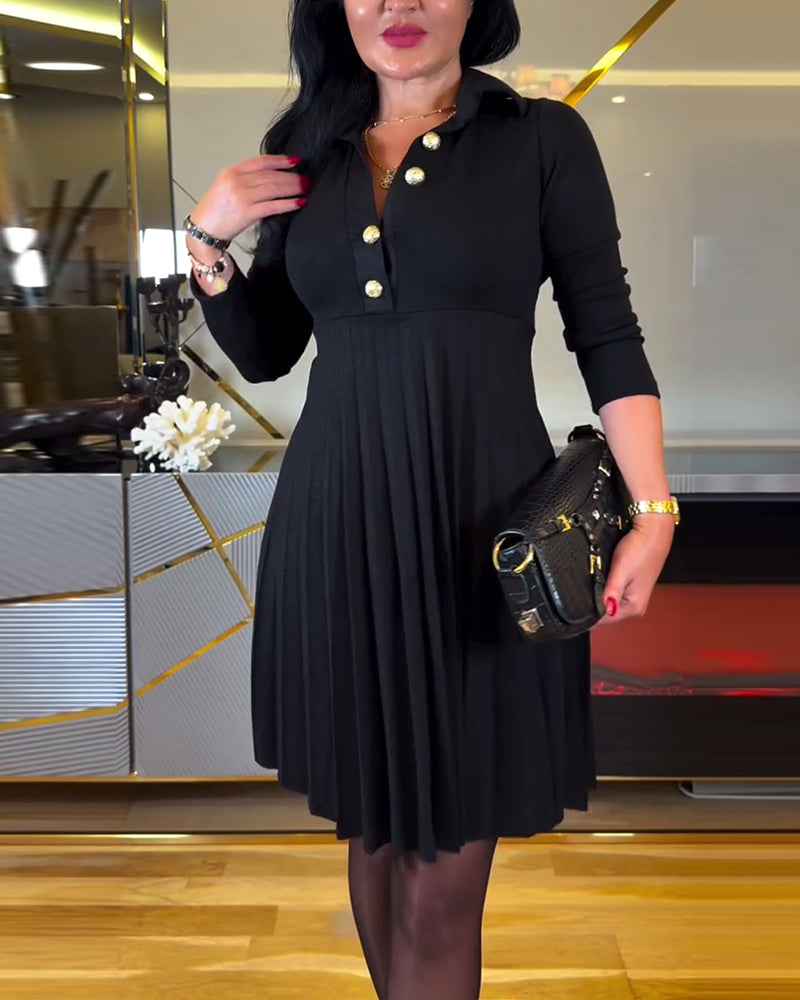 Einfarbiges, schmales Kleid mit Reversknopf