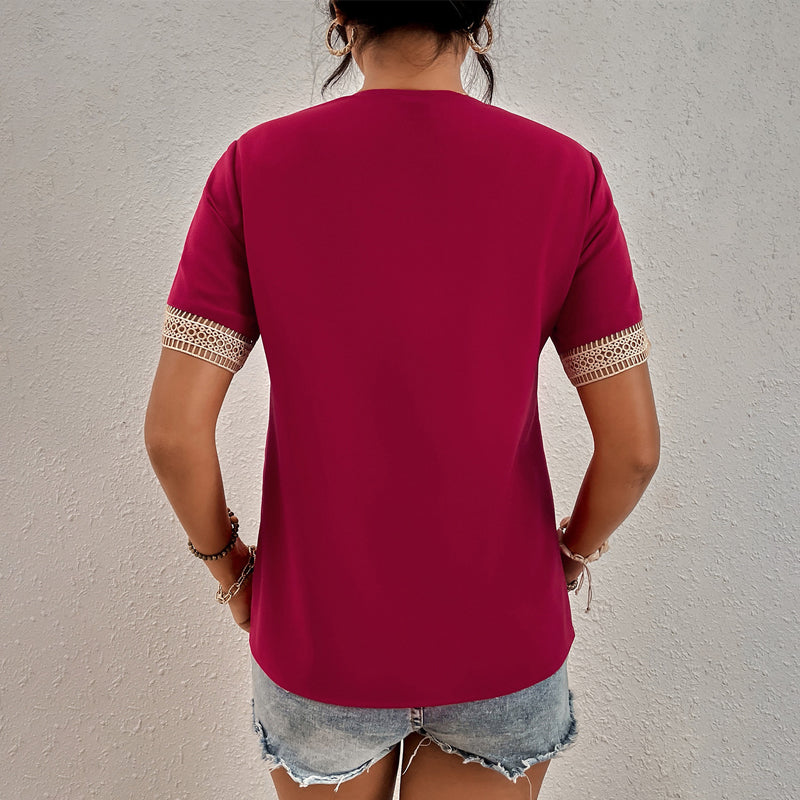 Einfarbiges Spitzen-T-Shirt mit V-Ausschnitt