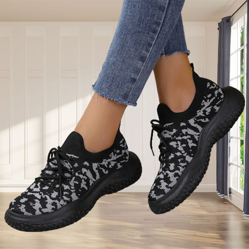 Modische atmungsaktive Turnschuhe