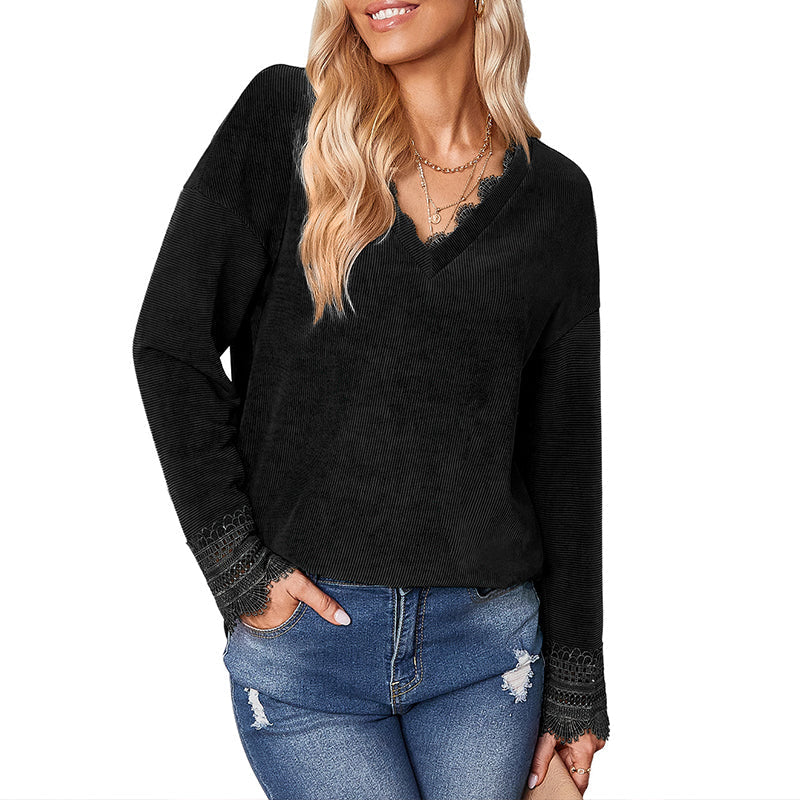 Strickpullover mit V-Ausschnitt aus Spitze