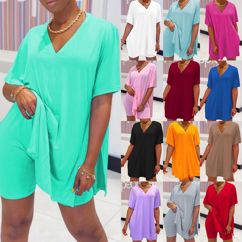 2022 Set aus Kleid und Shorts mit V-Ausschnitt