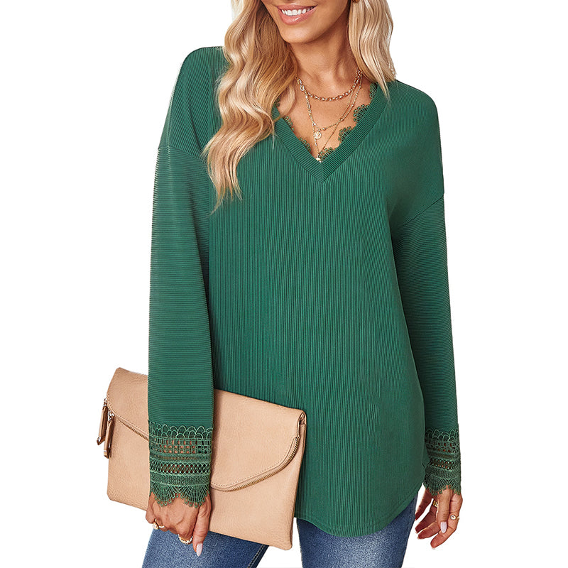 Strickpullover mit V-Ausschnitt aus Spitze