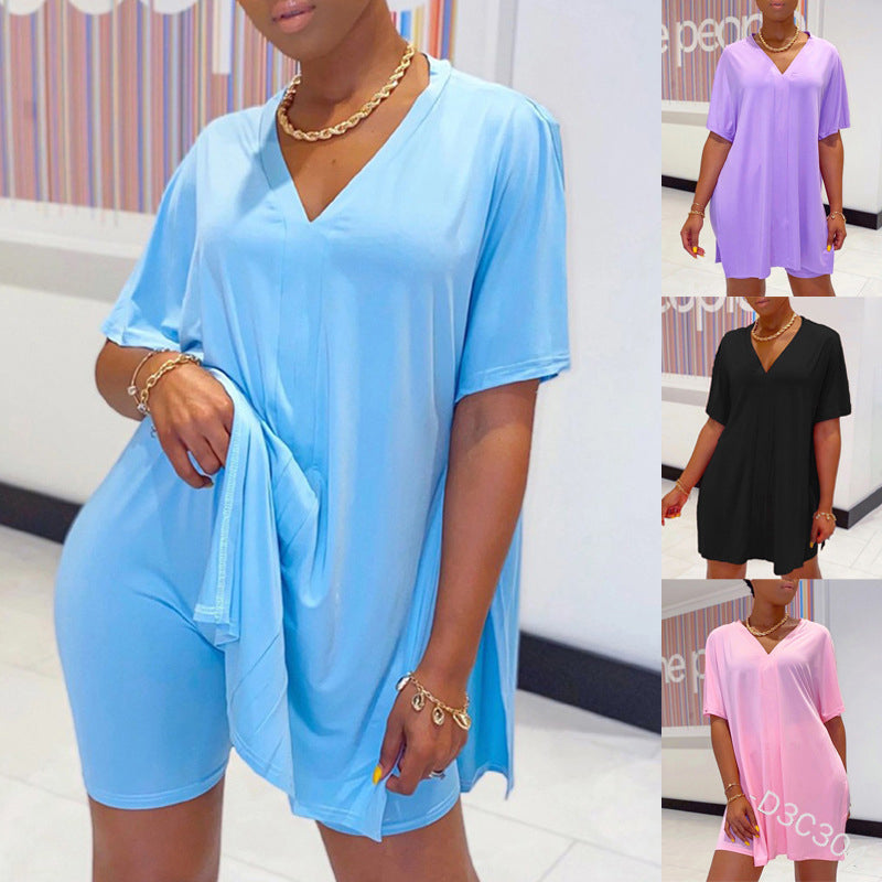 2022 Set aus Kleid und Shorts mit V-Ausschnitt