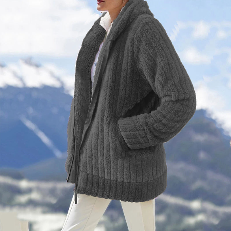 Plüschige einfarbige Reißverschlussjacke