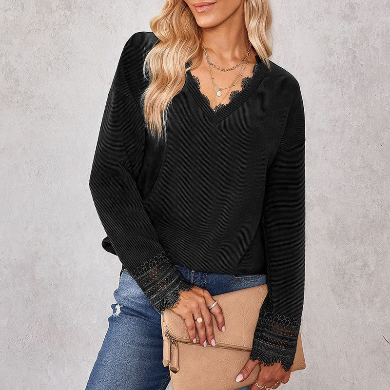 Strickpullover mit V-Ausschnitt aus Spitze