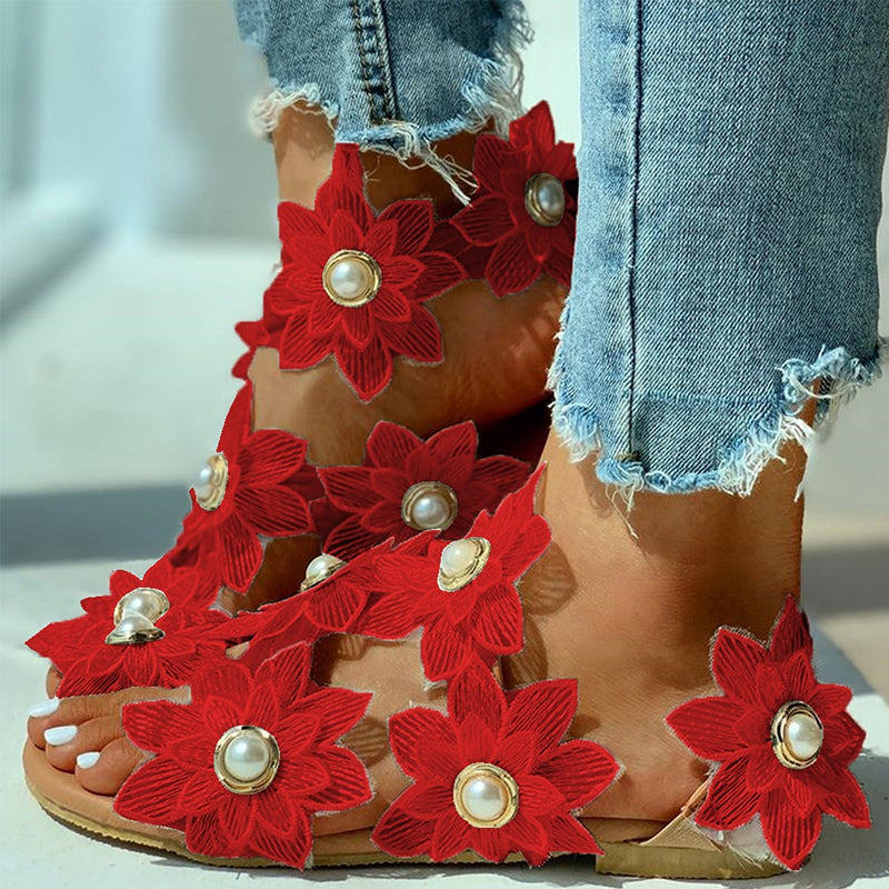 Lässige Damensandalen mit Chiffonblume und Perlen