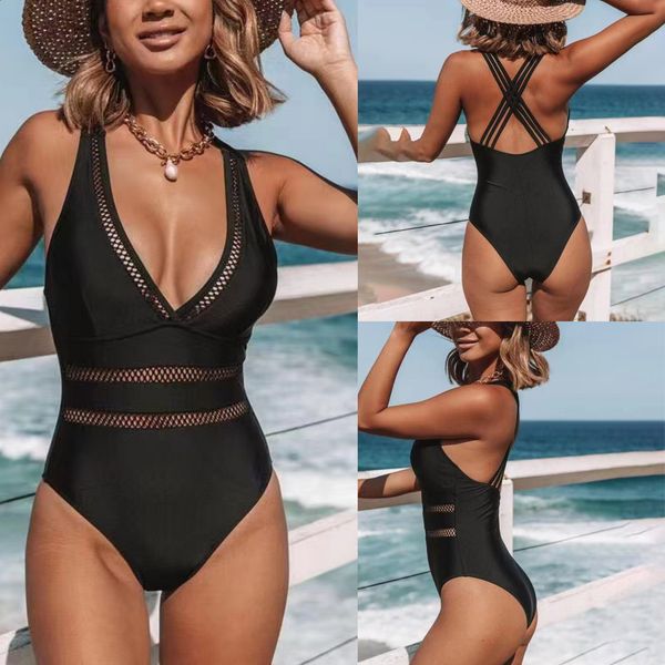 Sommerlicher Strandbikini mit V-Ausschnitt