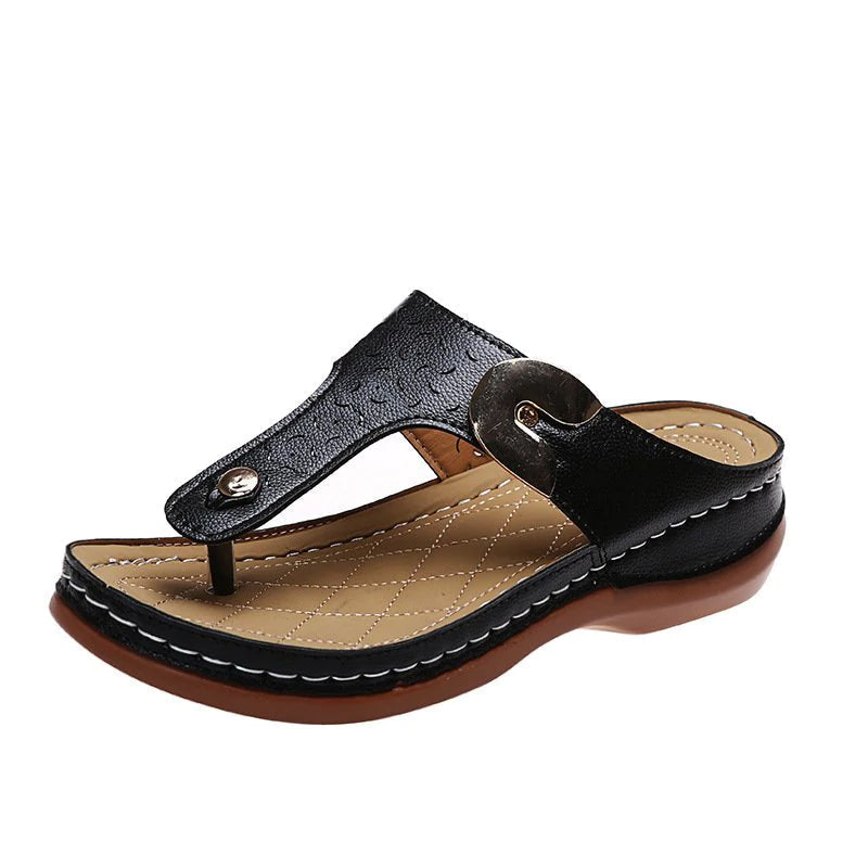 2023 Neue Damen-Metalldekor-Funktionsmuster-Keil-Flip-Flops