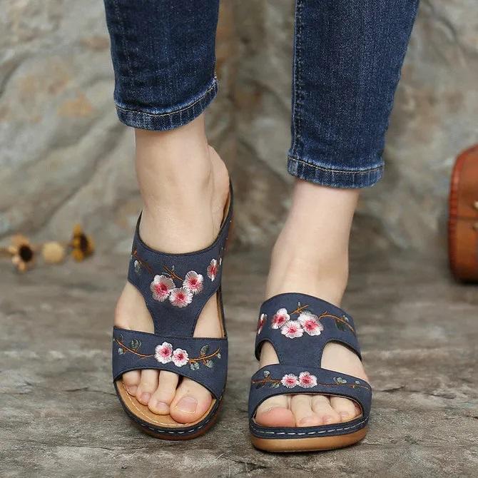 Damen handgemachte lässige hohle Blumensandalen