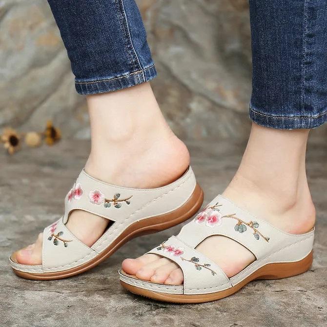 Damen handgemachte lässige hohle Blumensandalen
